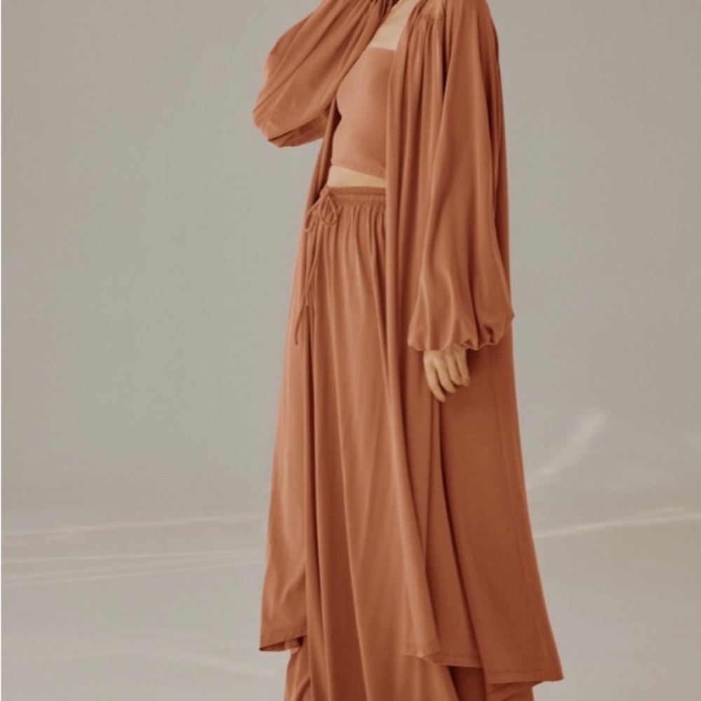 The Duster/Long Robe - Picture 2 of 15